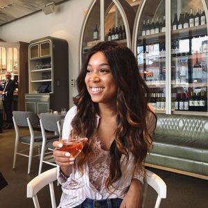 Meet your Posher, Aisha